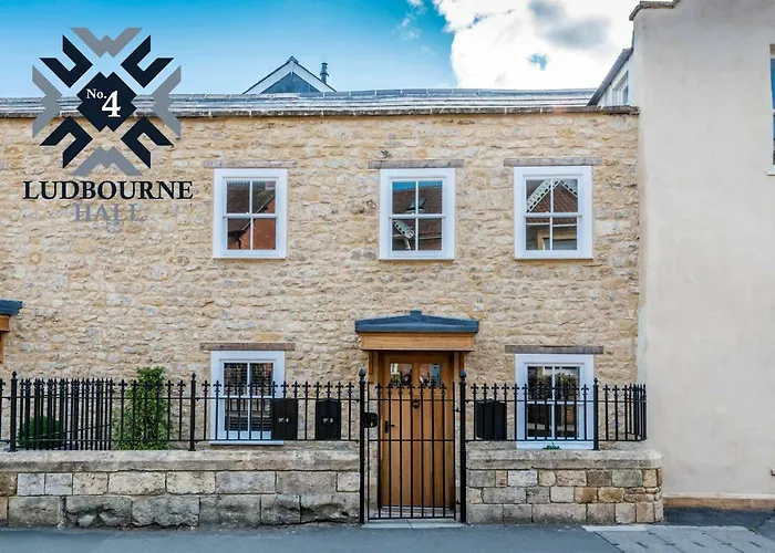 No.4 Ludbourne Hall