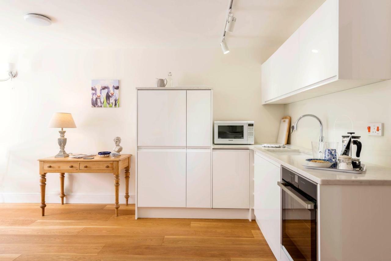 Apartment No.4 Ludbourne Hall *